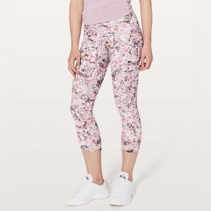 Women's Lululemon Cropped Floral High Waist Leggings With Pockets. Size 6.